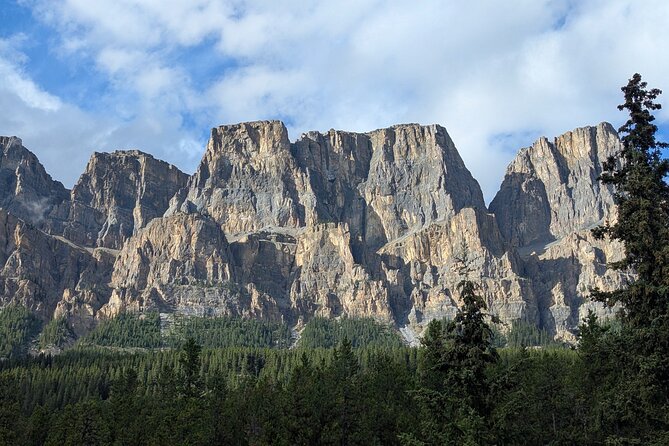 1 Day of Banff Viewpoints Lakes Bow Valley in Private Custom Tour - What this private Banff day really tries to do