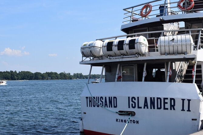 1-Hour 1000 Islands Cruise from Gananoque - Food, drinks, and family pacing