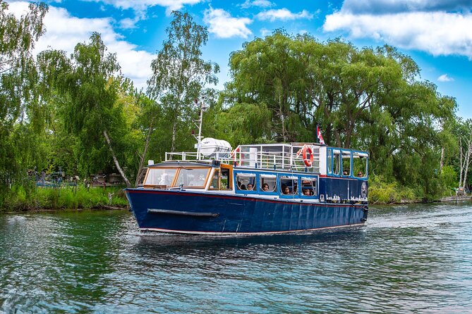 1-Hour Toronto Harbour Tour with Live Narration - Toronto Harbour gives you the city’s best quick introduction