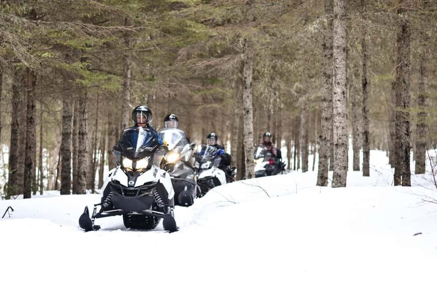 15 min. Tadoussac: Snowmobile Expedition in Saguenay Fjord - What the $90 price really covers