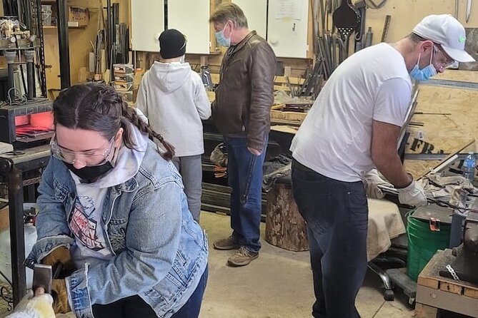 2 Hour Blacksmithing Experience in Niagara (Craft Class/Activity) - Why the Small Group Matters