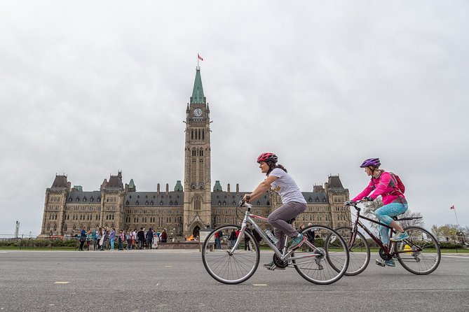 2-Hour Ottawa Express City Bike Tour - A short stop at the National War Memorial