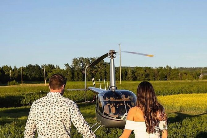 20 Minute Scenic Helicopter Private Tour - Historic Town Views and Blue Water From Above