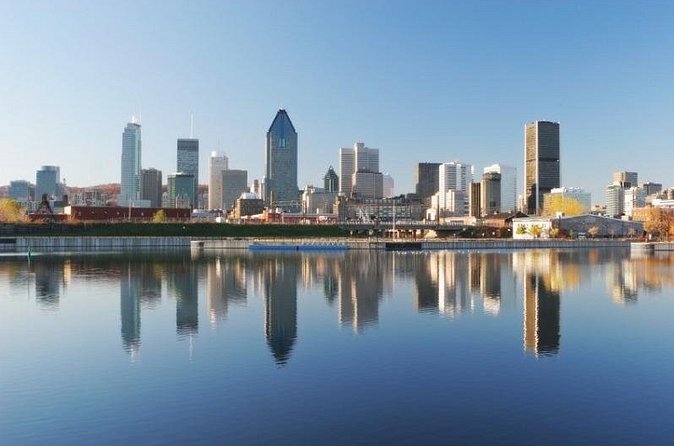 3h Boat Safari - Montreal’s Nature and Iconic Attractions Tour - Swimming, snacks, and the practical side of a small boat