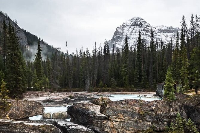 4-Day Rockies Discovery Tour Package, Banff, Jasper, and Yoho - The group style and guide service