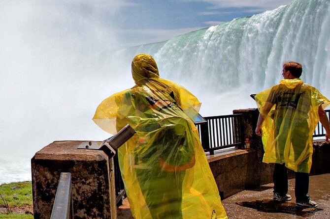 4hr Niagara Falls Canada Tour includes the Boat and tunnels - The guides make the bus time worthwhile