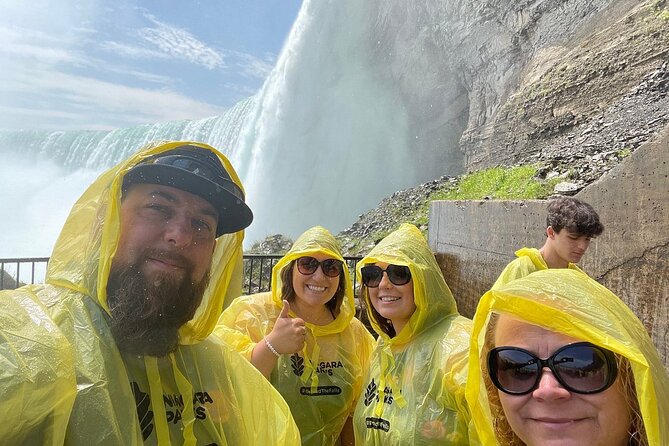 4hr Niagara Falls Canada Tour includes the Boat and tunnels - Pickup, timing, and the small print that matters