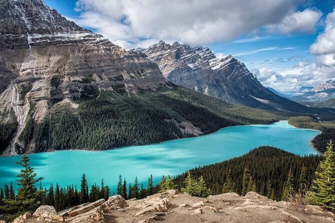 5 Day Canadian Rockies, Banff, Lake Louise, Moraine Lake, Jasper - Banff begins with mountain views and classic sights