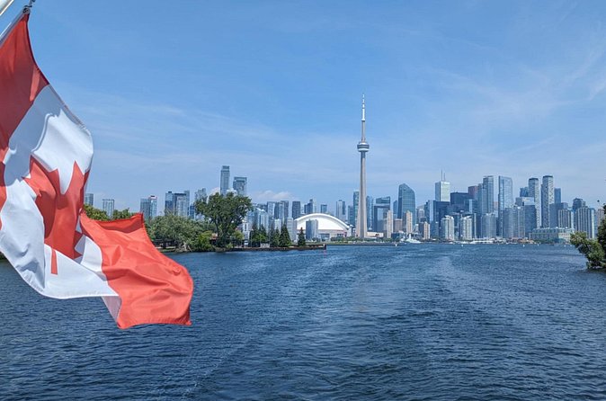 60-Minute Toronto Sightseeing Harbour Tour - Scotiabank Arena and the South Core
