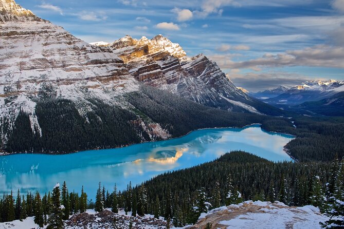 8 Iconic Stops. 12 Comfy Seats. See Banff's Best in First Class. - Key points at a glance