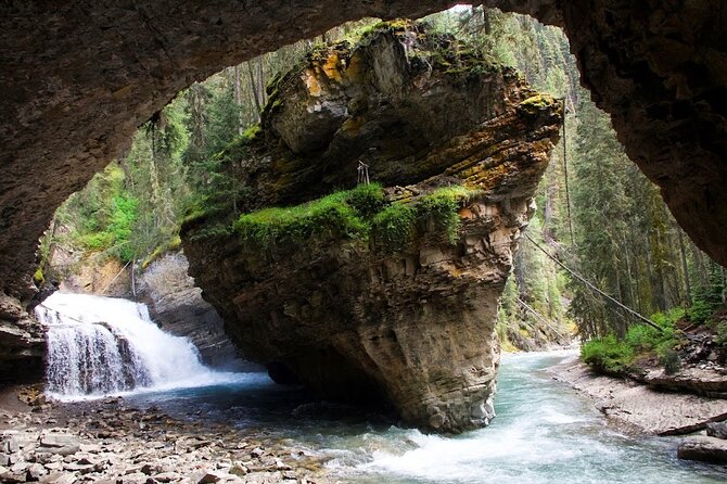 8 Iconic Stops. 12 Comfy Seats. See Banff's Best in First Class. - Bow Lake and Crowfoot Glacier show the Icefields Parkway at work