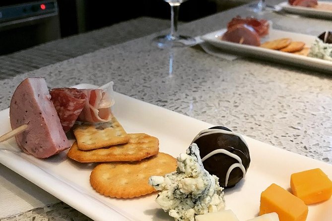 Afternoon Wine, Beer and Charcuterie Tour in Niagara-on-the-Lake - Who should book this afternoon