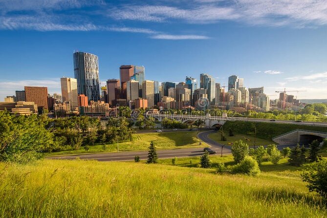 Airport Shuttle: Calgary Airport <—-> Downtown Calgary - A calm landing at Calgary Airport