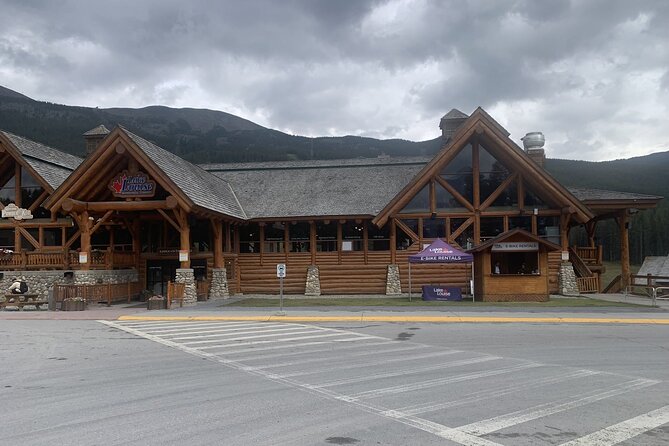 Airport Shuttle: Lake Louise <---> Calgary - The park fee you may need to add