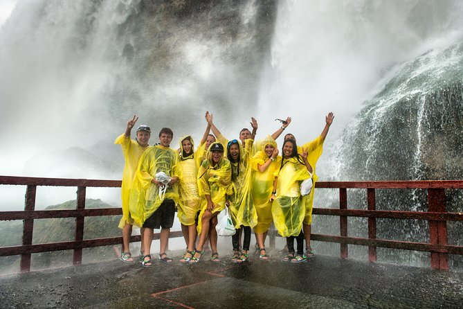 All Inclusive Best Tour Ever Niagara Falls Canada Tour - The boat ride into the mist