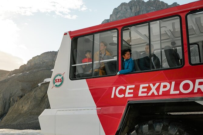 Along Icefields Parkway: Peyto Lake, Bow Lake & Columbia Icefield - Crowfoot Glacier, the first glacial preview