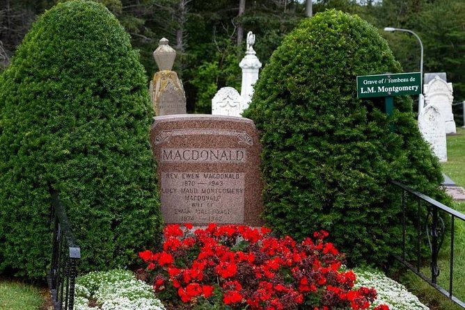 Amazing PEI Experience 5 passengers only - Art, gardens, and a proper lunch break