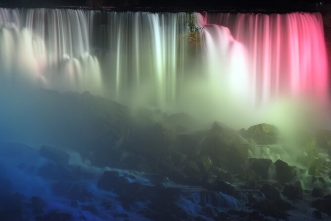 Amazing Scavenger Hunt: Hunt Along Niagara Falls - Niagara Falls and the power of the main viewpoint