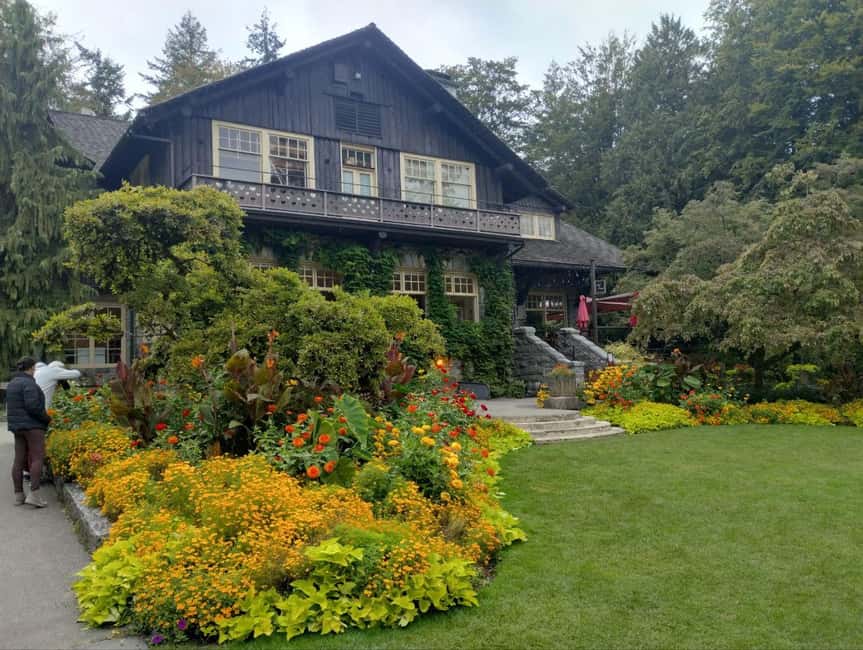 Aquarium & StanleyPark+20 Gem Spots+City/Vip Car+Small Group - Totem Poles and Indigenous art