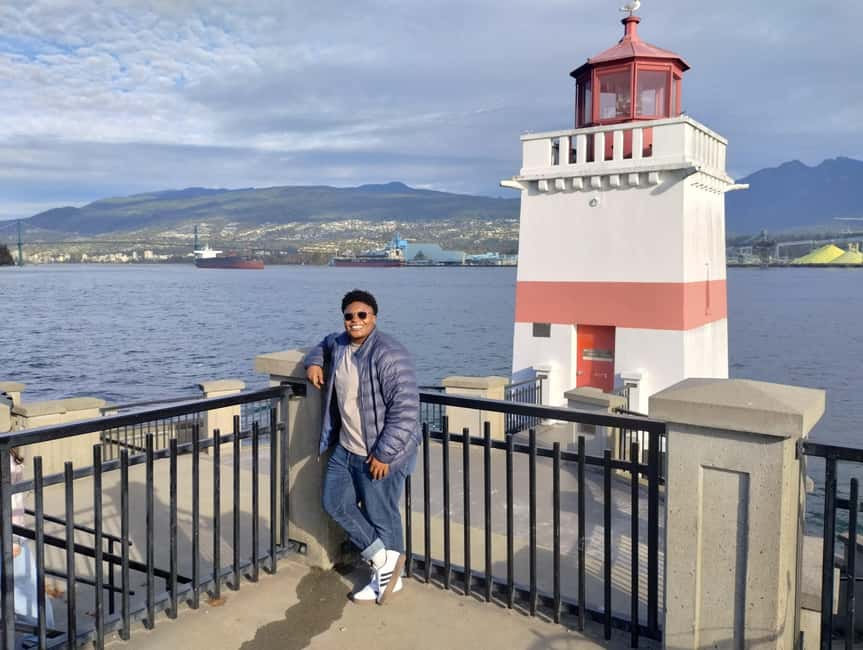 Aquarium & StanleyPark+20 Gem Spots+City/Vip Car+Small Group - What the luxury car adds