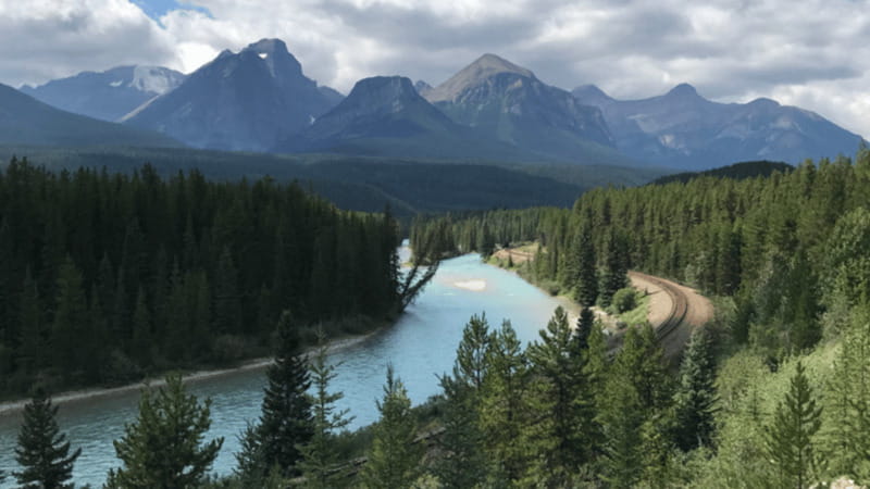 Banff/Canmore: Sunrise at Moraine Lake w/ Lake Louise Option - How to prepare for a five-hour mountain morning