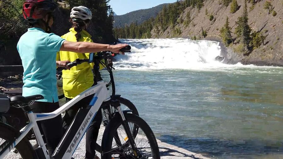 BANFF EVENING eBIKE WILDLIFE TOUR - A gentle ride through Banff after the day crowds fade