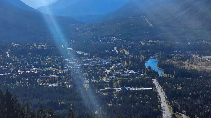 Banff: Evening Wildlife Safari Guided Tour - Scenic stops near Mount Norquay and Lake Minnewanka