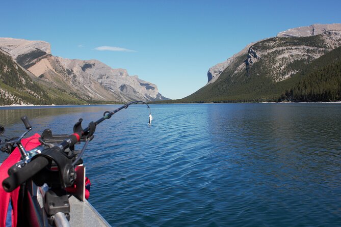 Banff Fishing on Lake Minnewanka - What the guide and equipment add to the price