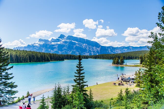 Banff Gondola Lake Minnewanka Johnston canyon and Banff Town - Who should book this Banff day trip?