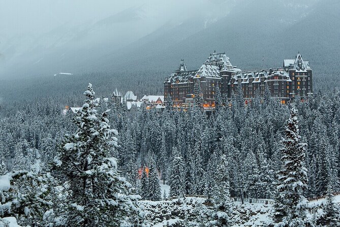 Banff Highlights: Moraine Lake, Lake Louise and beyond - Lake Louise gives you 80 minutes