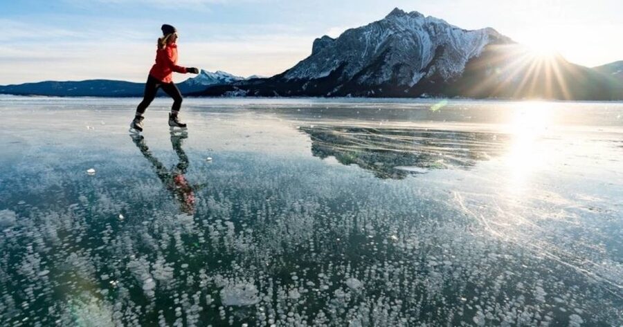 Banff: Icefields Parkway & Abraham Lake Ice Bubbles Tour - Hot chocolate is more useful than it sounds