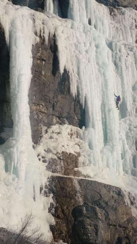 Banff: Introduction to Ice Climbing for Beginners - Safety and guide qualifications