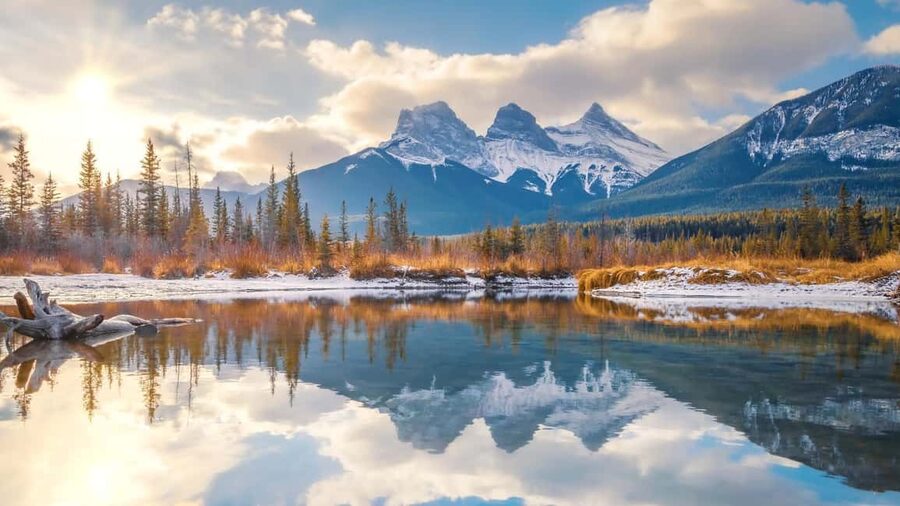 Banff: Lake Louise,Emerald & Johnston Canyon+5More - Vermilion Lakes slows the pace near Banff