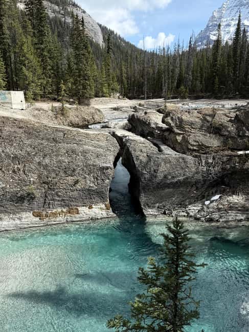 Banff: Lake Louise, Emerald, Moraine Lake & Johnston Canyon - What the guides add to the day