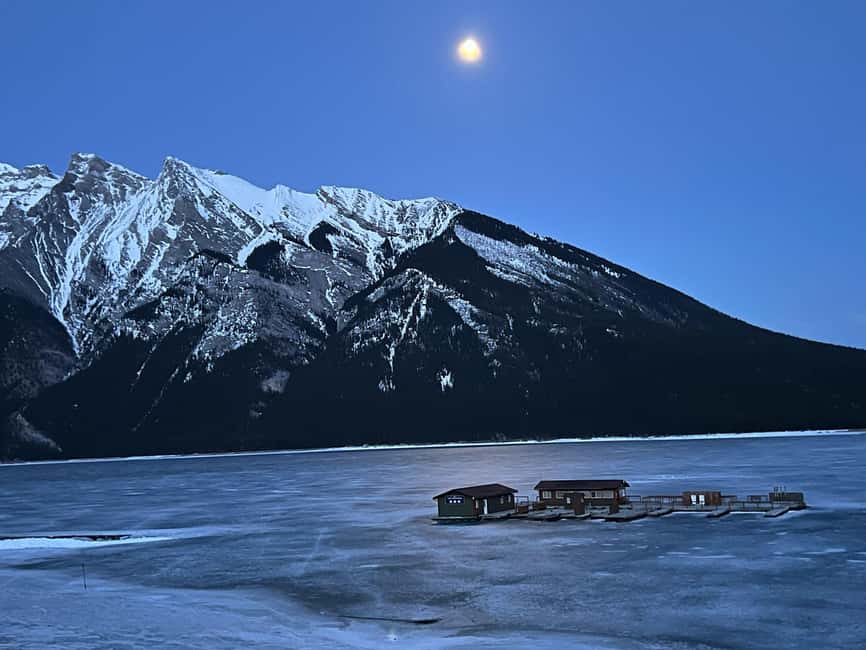 Banff: Lake Louise, Emerald, Moraine Lake & Johnston Canyon - Lunch is simple, flexible, and not included
