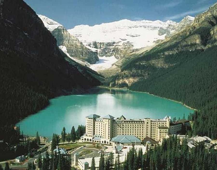 Banff : Lake Louise, Moraine, Emerald & Johnston Canyon tour - Four famous stops in one Canadian Rockies day