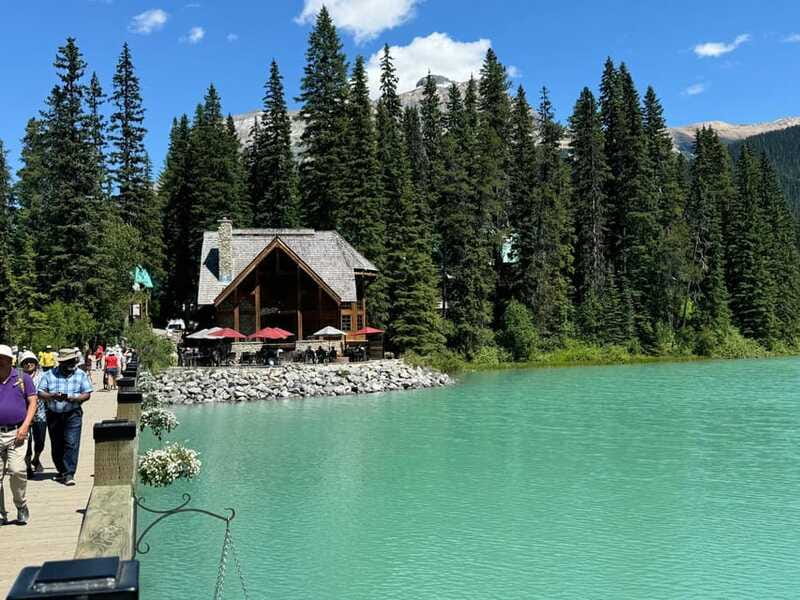 Banff: Lake Louise, Moraine, Emerald Lake & Johnston Canyon - The Lake Louise Ski Resort is a practical break
