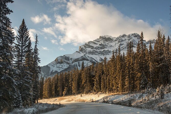 Banff Lake Louise Moraine & Emerald Lake Tour - Lake Louise Village: a useful 45-minute pause