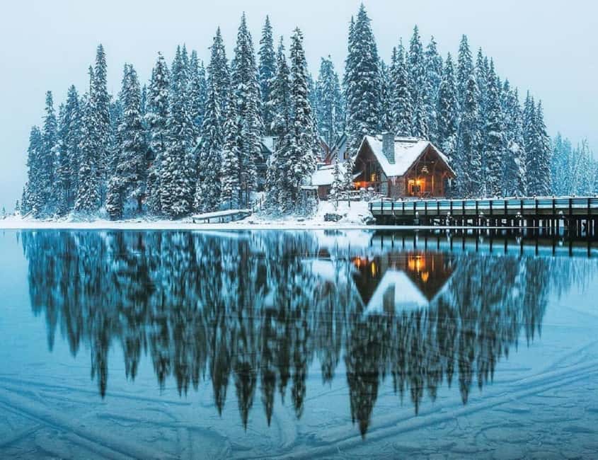Banff:Lake Louise & Moraine Lake 1/2 Day Tour Canoe/Sightsee - Why These Two Lakes Work So Well Together