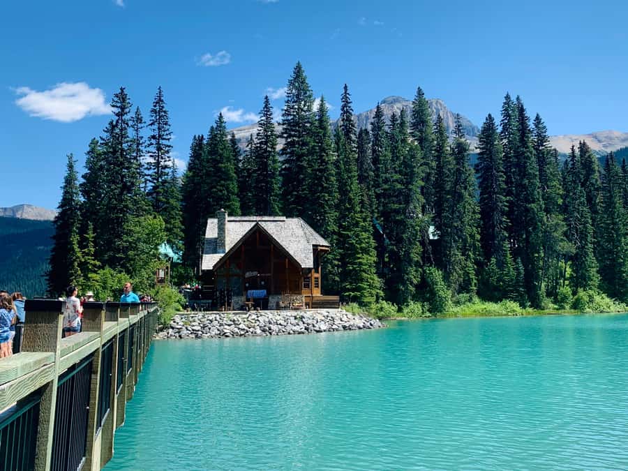 Banff: Moraine Lake, Lake Louise, Emerald Lake and Yoho Trip - Transport, timing, and group size