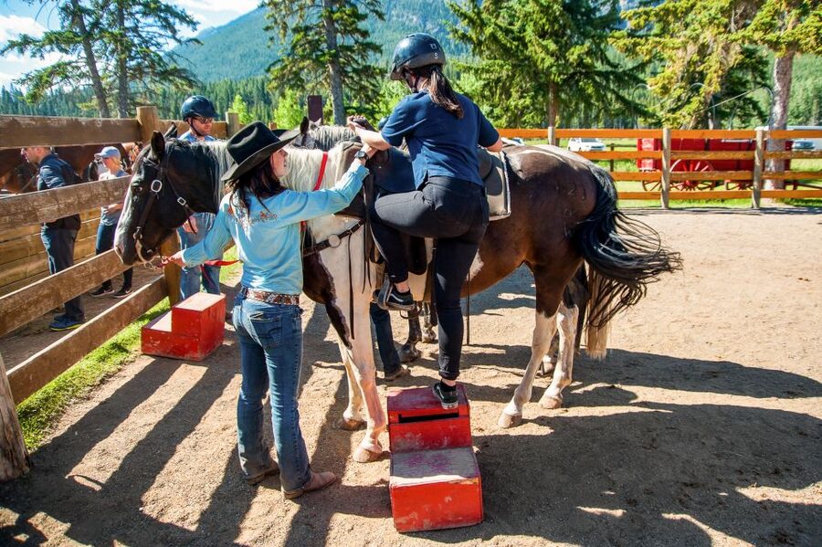 Banff National Park: 1-Hour Bow River Horseback Ride - Starting at the Red Stables on Sundance Road