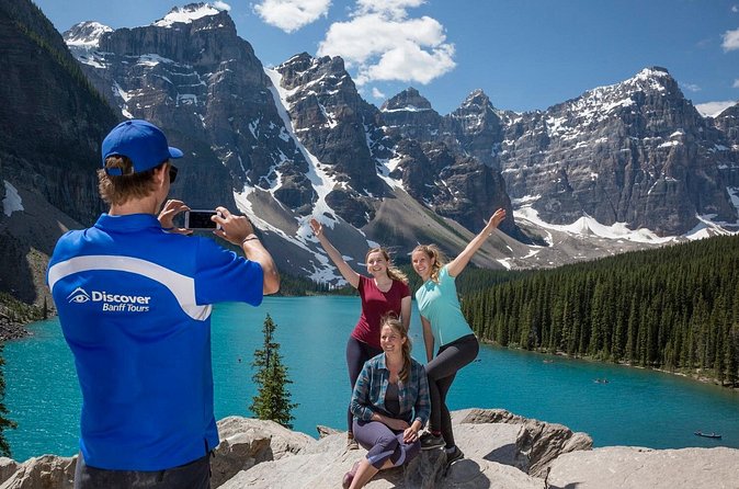 Banff National Park Tour with Lake Louise and Moraine Lake - Pickup details and what to bring