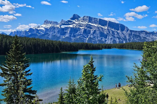 Banff Private Tour - Beyond the basics - Why a private Banff day makes sense from Calgary