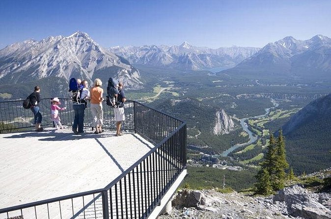 Banff Tour with Gondola & Lake Cruise - roundtrip from Calgary - Lake Minnewanka by boat