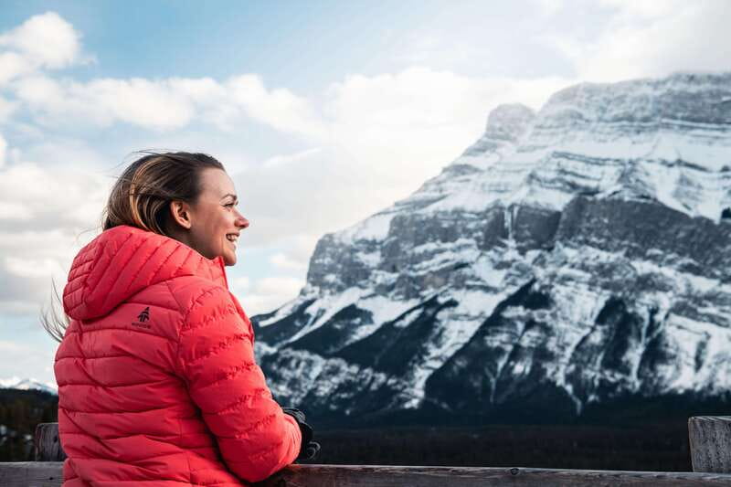 Banff: Wildlife and Sightseeing Minibus Tour - What the guides add to the ride