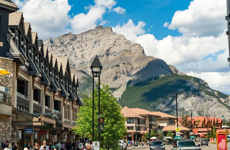 Banff, Yoho, and Jasper 2 Day Private Tour - The guide and the feel of a small group