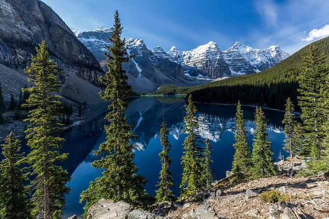 Banff Yoho Parks | Lake Louise | Moraine | Emerald - Private Tour - Two famous lakes, one efficient mountain day