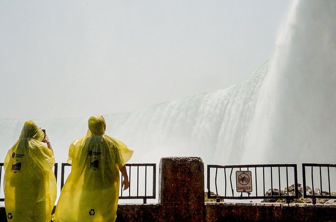 Best of Niagara Falls Canada Tour with Voyage to the Falls Boat - The price is fair only if you use the package