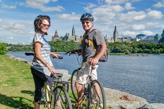 Best of Ottawa Neighbourhoods & Nature Bike Tour - Following the historic Rideau Canal