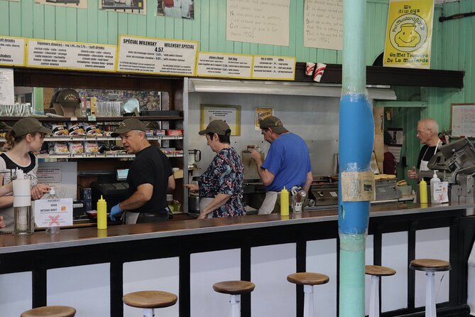 Beyond the Bagel: Montreal Jewish Food Walking Tour - How much food is included?